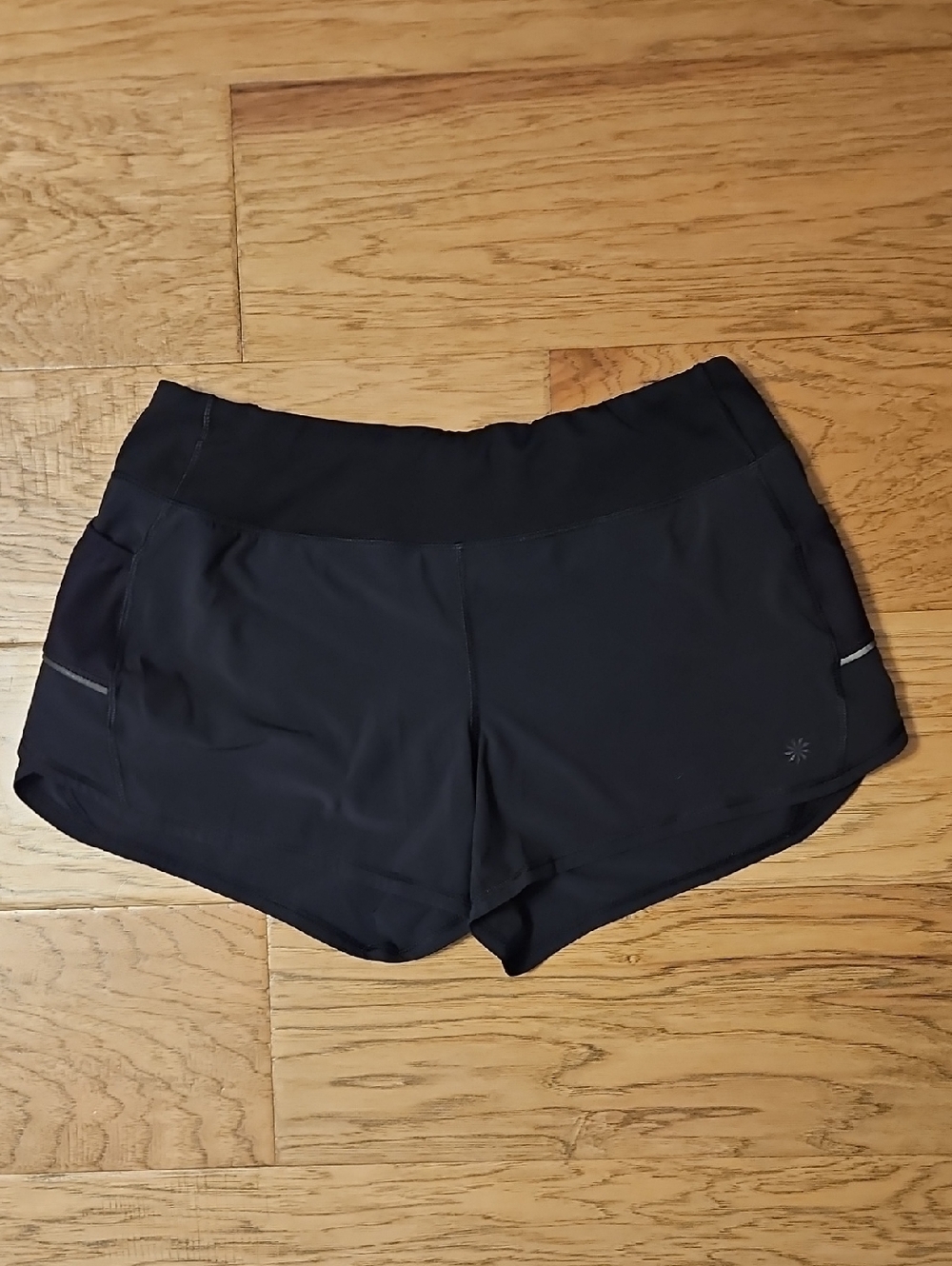 Athleta Ready Set Shorts Size Medium Black Side Pockets Briefs